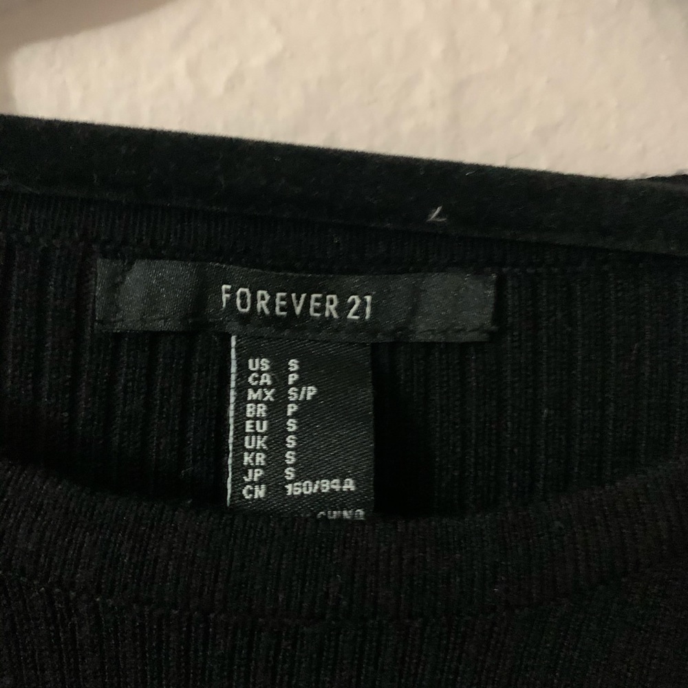 Forever 21 | Black Cropped Top - Picture 3 of 5